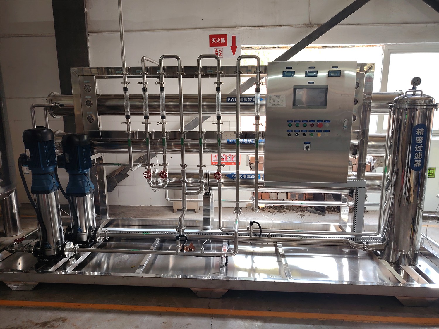江陵食品企业双级每小时产水3吨反渗透设备